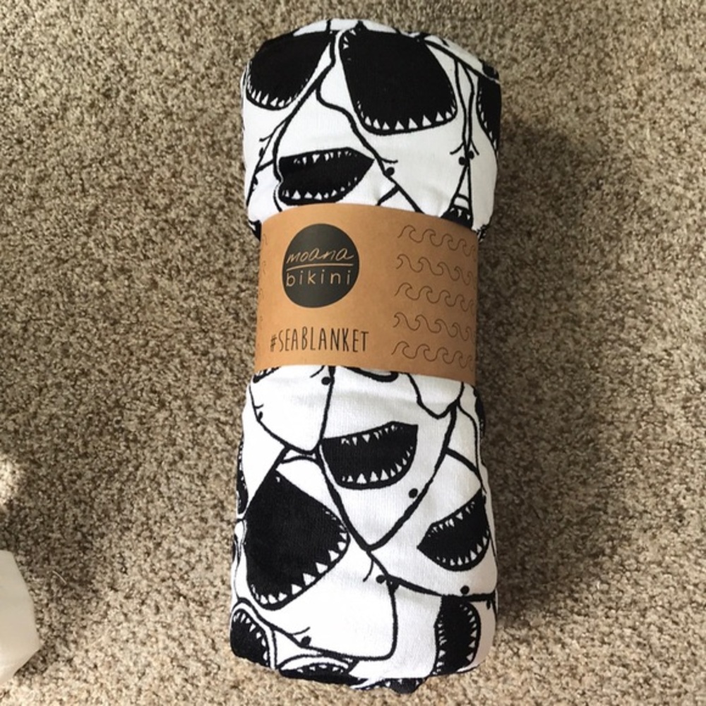 ISO moana bikini sea blanket!